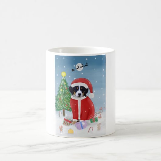 Bernese Mountain Dog in sneeuw met kerstcadeaus Koffiemok (Center)