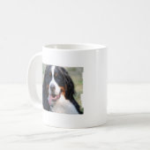 Bernese Mountain Dog met Big Tongue Coffee Mok (Voorkant links)