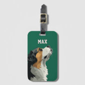 Bernese Mountain Dog on Green Background Bagagelabel (Voorkant (verticaal))