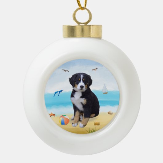 Bernese Mountain Dog over Beach Keramische Bal Ornament (Voorkant)
