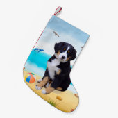 Bernese Mountain Dog over Beach Kleine Kerstsok (Voorkant (Hangend))
