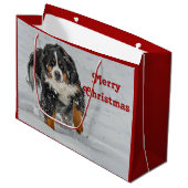 Bernese Mountain Dog Sneeuwfoto met Kerstmis Groot Cadeauzakje (Voorkant Gekanteld)