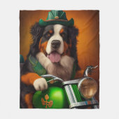 Bernese Mountain Driving Bike St. Patrick's Day Fleece Deken (Voorkant)