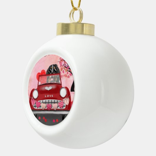 Bernese Mountain Driving Car met harten Valentijn Keramische Bal Ornament (Rechts)