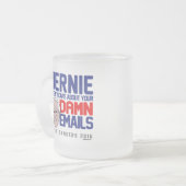 Bernie geeft niet om je e-mails matglas koffiemok (Voorkant links)
