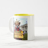 Bernie Sanders is MIJN held Schattigee Chihuahua d Tweekleurige Koffiemok (Voorkant links)