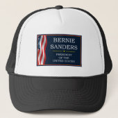 Bernie Sanders President V3 Trucker Pet (Voorkant)
