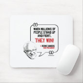 Bernie Sanders Quote: sta op en vecht Muismat (Met muis)