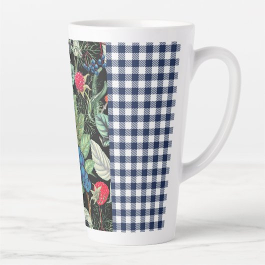 Berries Medley over Country Gingham Latte Mok (Rechts)