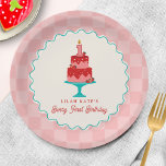 Berry 1e verjaardag Aardbeienmand Checkerboard Papieren Bordje<br><div class="desc">"Berry First Birthday" aardbeienthema eerste verjaardagsfeestje thema met illustratie van aardbeienboer's marktmand met een kaars. Rand is roze dambord met golvend blauw design.</div>