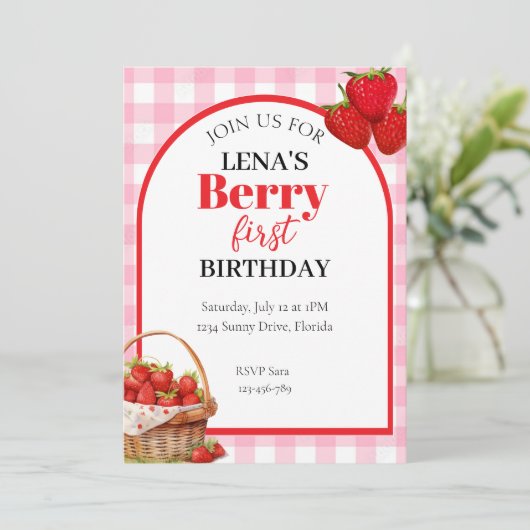 Berry 1st Bday Strawberry Uitnodigen Kaart (Staand voorkant)