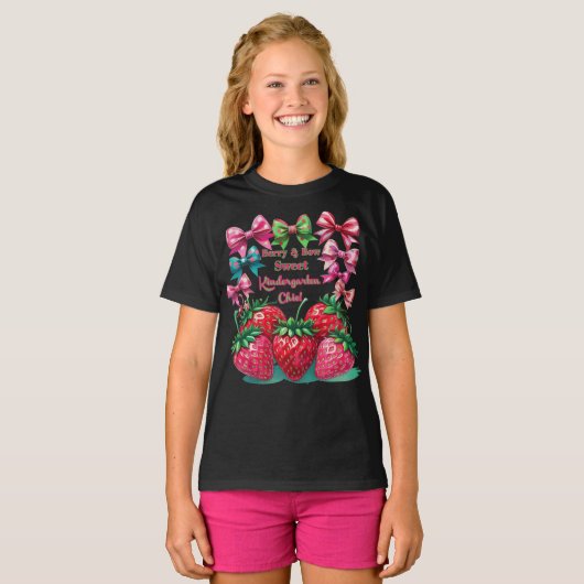 Berry and Bow Sweet Kindergarten Chic T-shirt (Voorkant volledig)