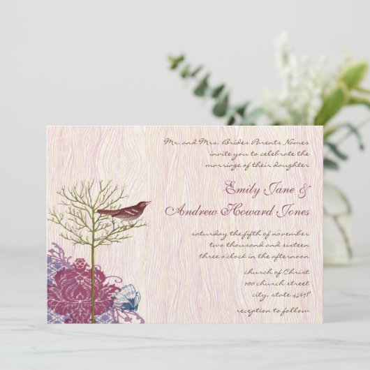 Berry  Bird op WoodGrain Wedding Invitation Kaart (Staand voorkant)