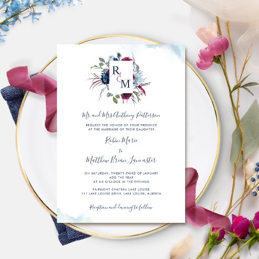 Berry, Bourgogne en Blue Floral Monogram Wedding Kaart