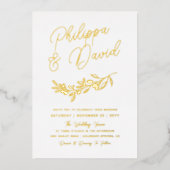 Berry Branch Names in Gold Foil Script Wedding Folie Uitnodiging (Voorkant)