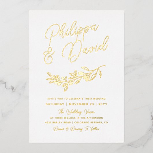 Berry Branch Names in Gold Foil Script Wedding Folie Uitnodiging (Voorkant)