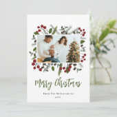 Berry Branches Lijst Familiefoto Modern Christmas Feestdagenkaart (Staand voorkant)