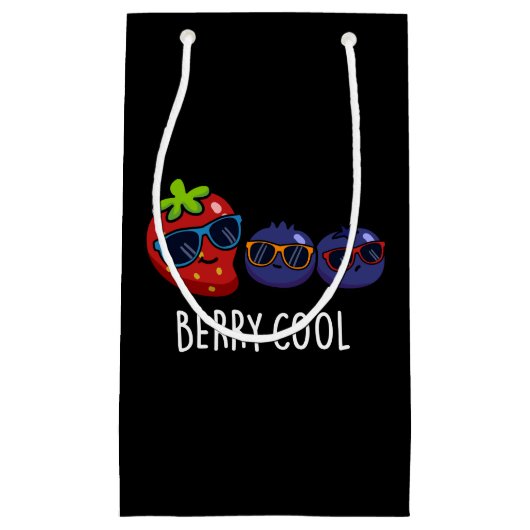 Berry Cool Grappige Aardbei Blueberry Pun Dark BG Klein Cadeauzakje (Voorkant)