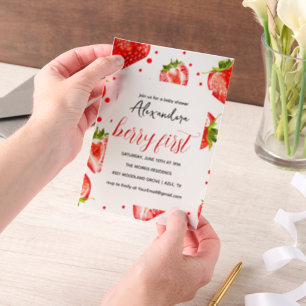 Berry eerste aardbeien verjaardag uitnodiging, roo vellum uitnodigingen