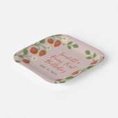 Berry Eerste Verjaardag Schattigee Aardbei Bloemen Papieren Bordje (Gebogen)