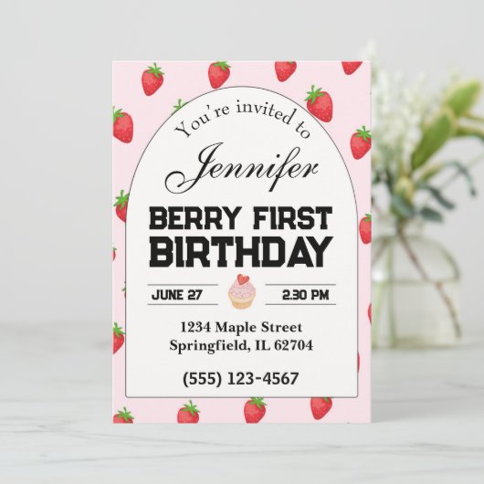 Berry Eerste Verjaardag Uitnodiging Aardbei Uitnod (Staand voorkant)