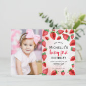 Berry Eerste Verjaardagsuitnodiging, Aardbeien Ver Kaart (Staand voorkant)
