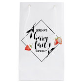 Berry First | 1e verjaardag | Aardbei | Modern Klein Cadeauzakje (Voorkant)