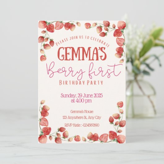 Berry First Birthday Invitation Kaart (Staand voorkant)