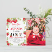 Berry First Birthday Invitation Strawberry Theme Kaart (Staand voorkant)