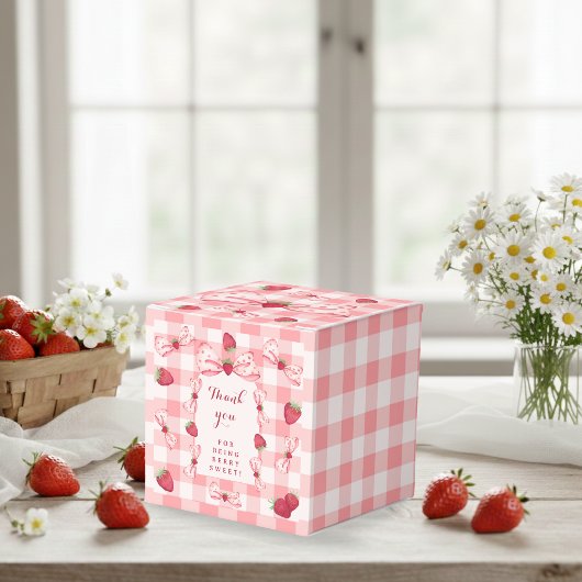 Berry First Birthday Red Gingham Bows Square Bedankdoosjes
