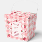 Berry First Birthday Red Gingham Bows Square Bedankdoosjes (Voorkant)