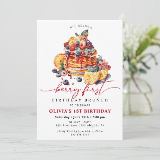 Berry First Birthday Spring Summer Uitnodiging (Staand voorkant)