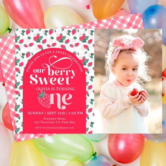 Berry First Birthday Strawberry Birthday Uitnodige Notitiekaartje