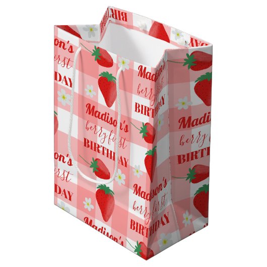 Berry First Birthday Strawberry First 1e naam Medium Cadeauzakje (Voorkant Gekanteld)