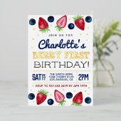 Berry First Birthday Strawberry Folie Uitnodiging (Staand Voorkant)