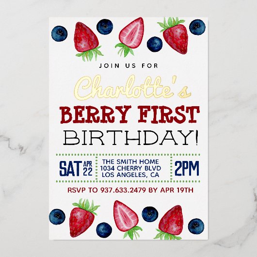 Berry First Birthday Strawberry Invitation Folie Uitnodiging (Voorkant)