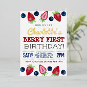 Berry First Birthday Strawberry Invitation Folie Uitnodiging (Staand Voorkant)