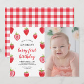Berry First Birthday Strawberry Photo Invitation Kaart (Voorkant / Achterkant)