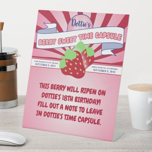 Berry First Birthday Time Capsule Sign Reclamebord Met Voetstuk (Insitu)