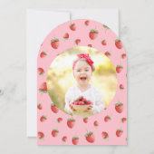 Berry First Strawberry 1st Birthday Foto Kaart (Achterkant)