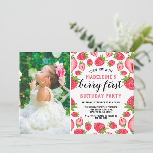 Berry First Strawberry 1st Birthday Party foto Kaart (Staand voorkant)