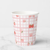 Berry First Strawberry Pink Gingham 1e verjaardag Papieren Bekers (Achterkant)