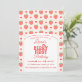 Berry First | Verjaardagsfeestje van het aardbeim Kaart (Staand voorkant)