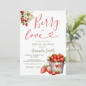 Berry In Love Strawberry Bruids Douche Uitnodiging (Staand voorkant)