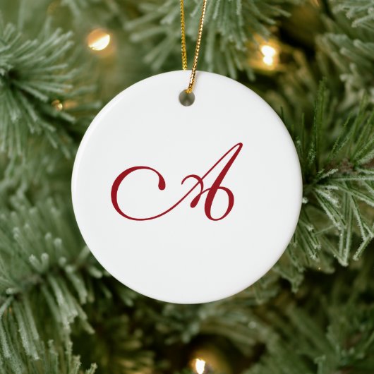 Berry Red Elegant Script Monogram Kerst Keramisch Ornament (Boom)