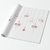 Berry Red Monogram Bauble Ornamenten Kerst Cadeaupapier (Uitgerold)