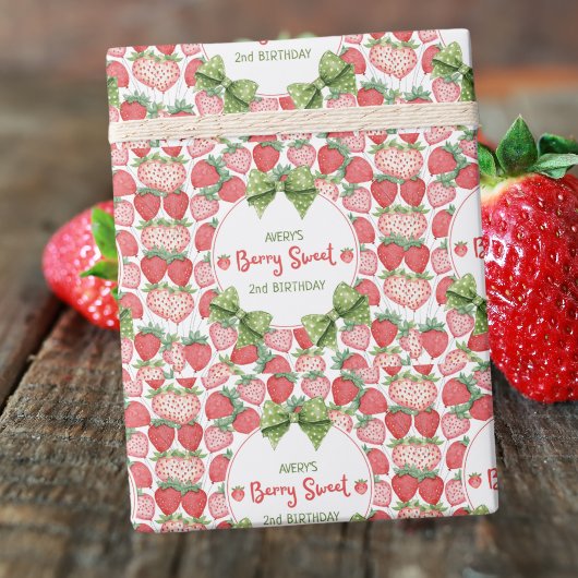 Berry Sweet 2nd Birthday Strawberry Party  Cadeaupapier