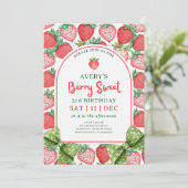Berry Sweet 3rd Birthday Strawberry Invitation Kaart (Staand voorkant)