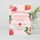 Berry Sweet Aardbei 1e Verjaardag uitnodiging (Staand voorkant)