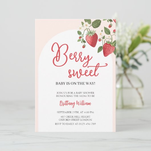 Berry Sweet Aardbei Roze Baby shower Invitation Kaart (Staand voorkant)